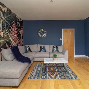 Flash Sale Train Station 3 Bedrooms Flat Bn12ter02 , Brighton United Kingdom